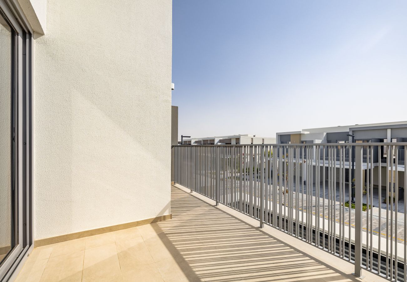 Apartment in Dubai - Modern 3-Bedroom Villa with Garden | Tilal Al Ghaf | Family-Friendly / B245