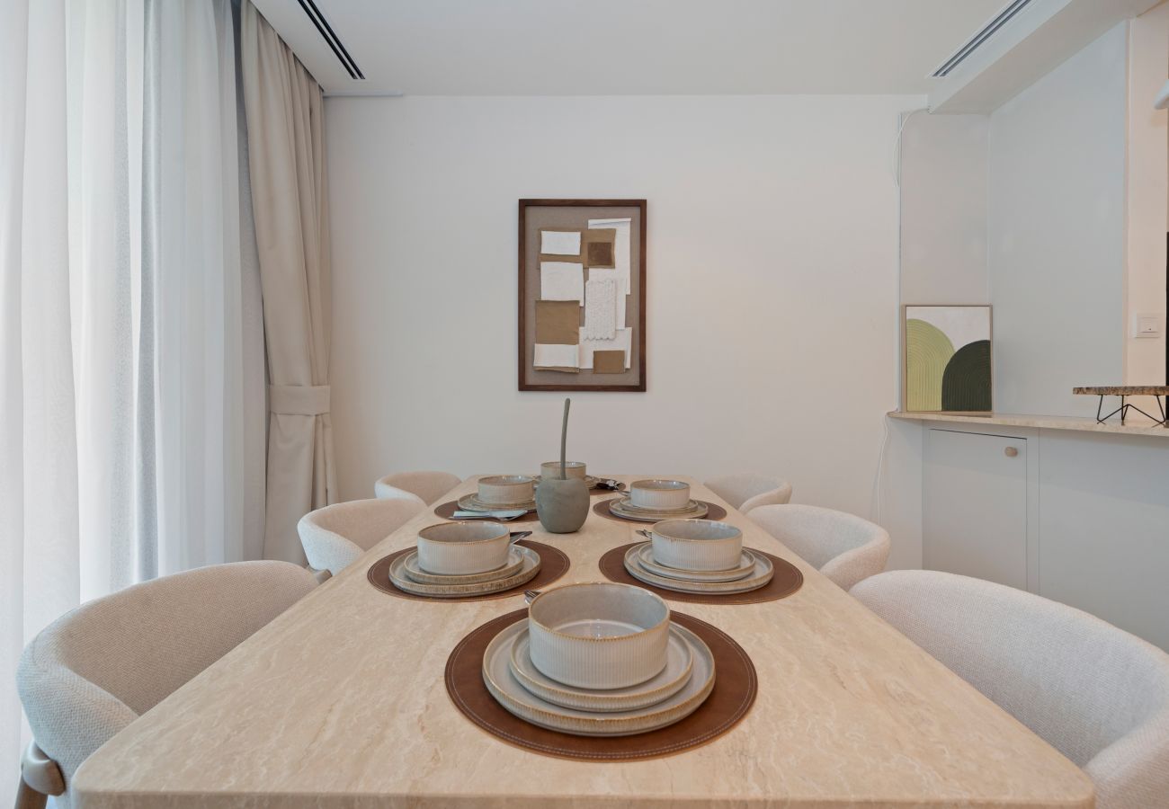 Apartment in Dubai - Spacious 3-Bedroom Townhouse with Maid’s Room & Private Garden