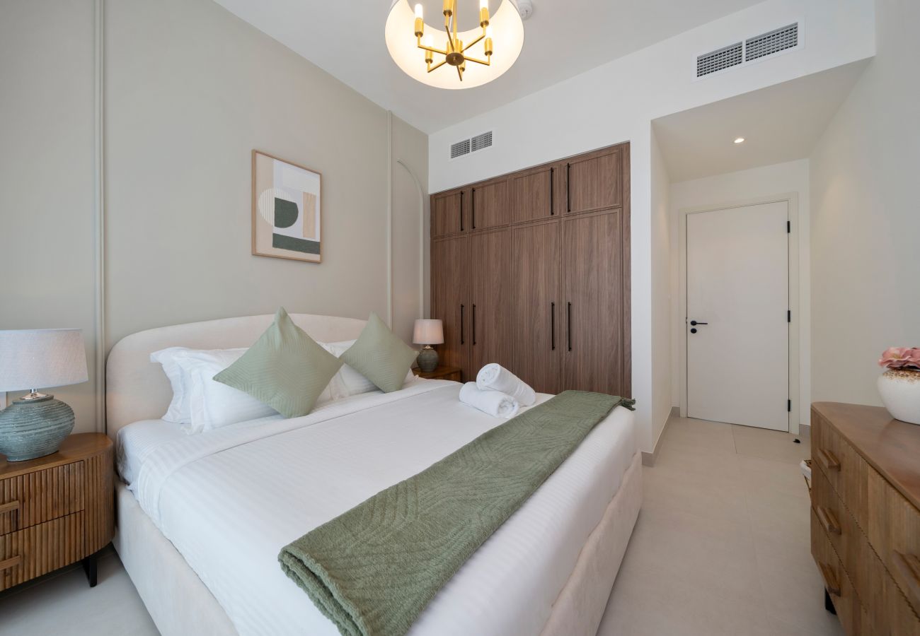 Apartment in Dubai - Spacious 3-Bedroom Townhouse with Maid’s Room & Private Garden