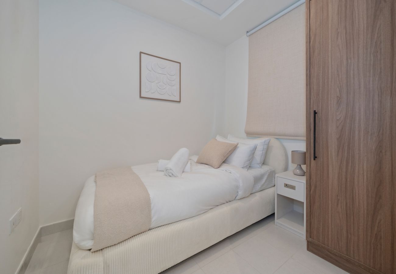 Apartment in Dubai - Spacious 3-Bedroom Townhouse with Maid’s Room & Private Garden