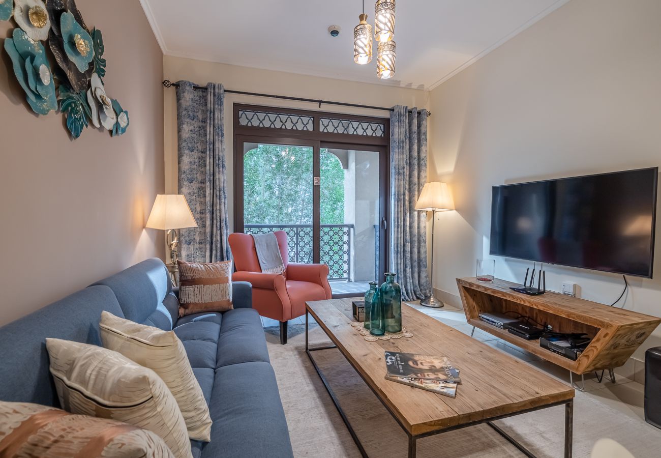 Apartment in Dubai - Beautiful 1 Bedroom Apartment/Close to Dubai Mall