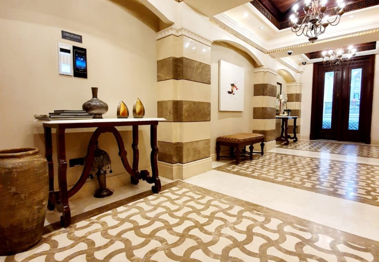 Apartment in Dubai - Beautiful 1 Bedroom Apartment/Close to Dubai Mall