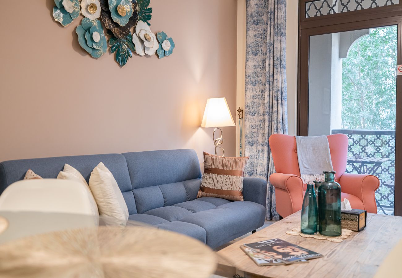 Apartment in Dubai - Beautiful 1 Bedroom Apartment/Close to Dubai Mall