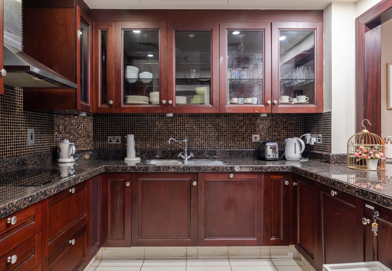 Apartment in Dubai - Beautiful 1 Bedroom Apartment/Close to Dubai Mall