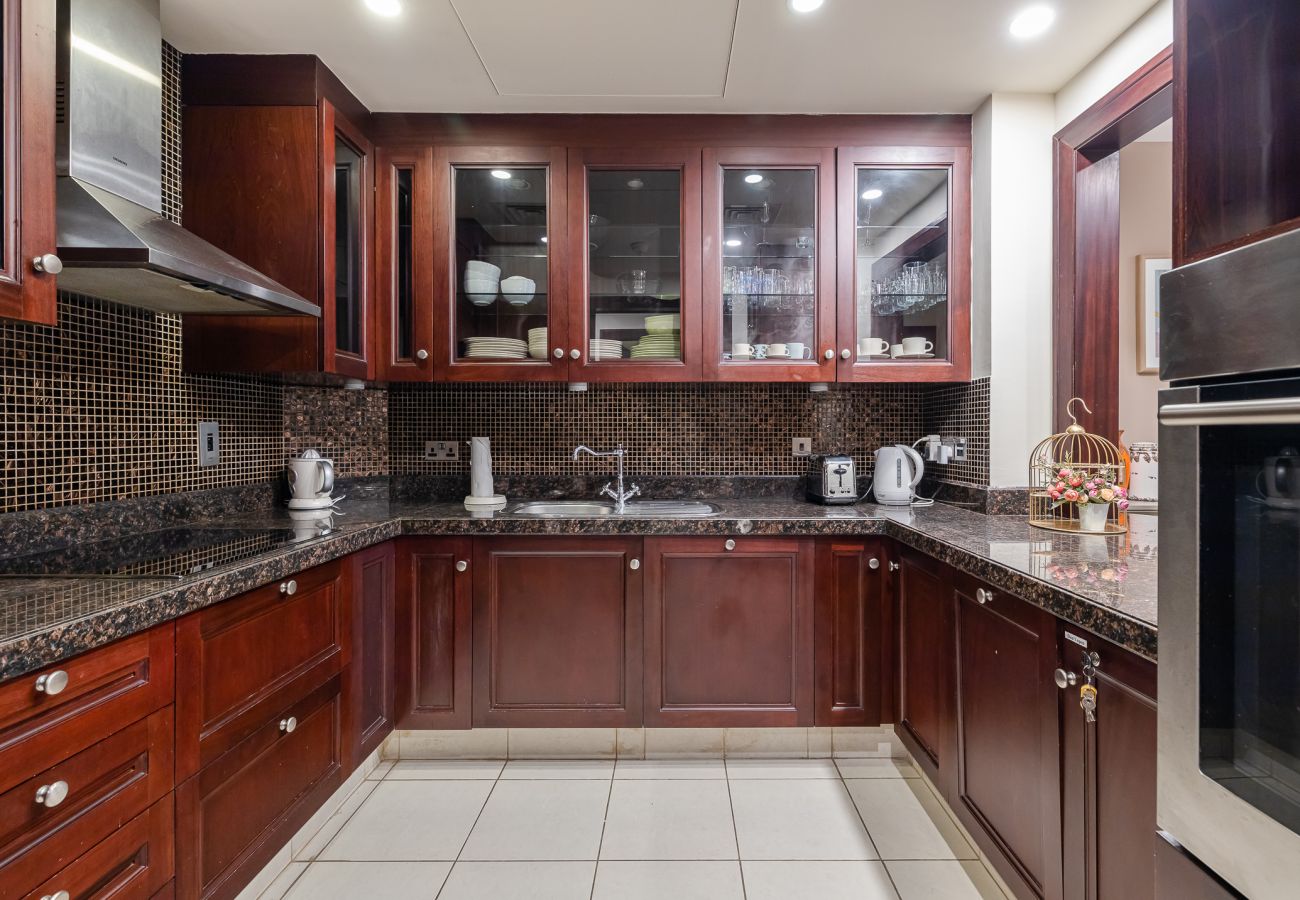 Apartment in Dubai - Beautiful 1 Bedroom Apartment/Close to Dubai Mall