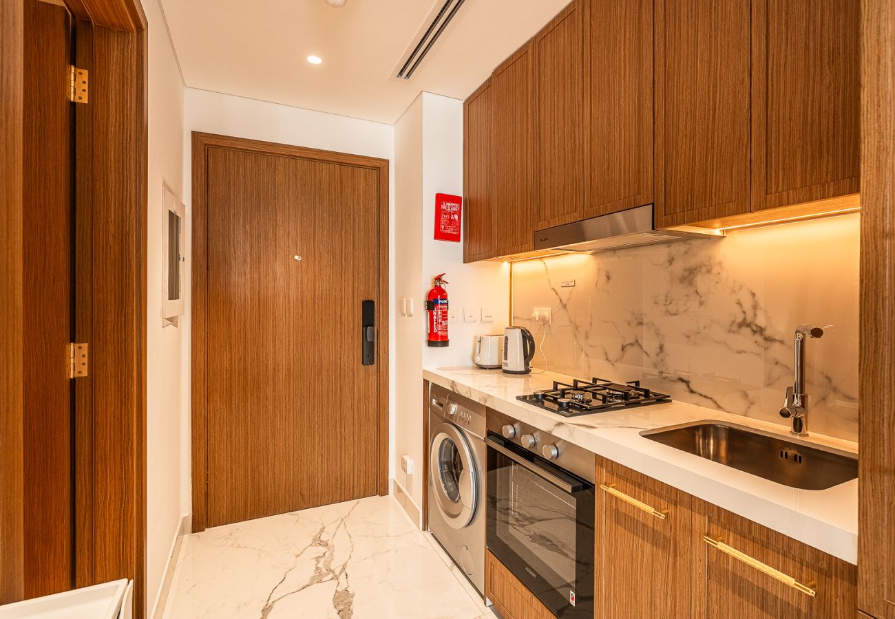 Apartment in Dubai - Modern Studio Apartment with Outdoor views
