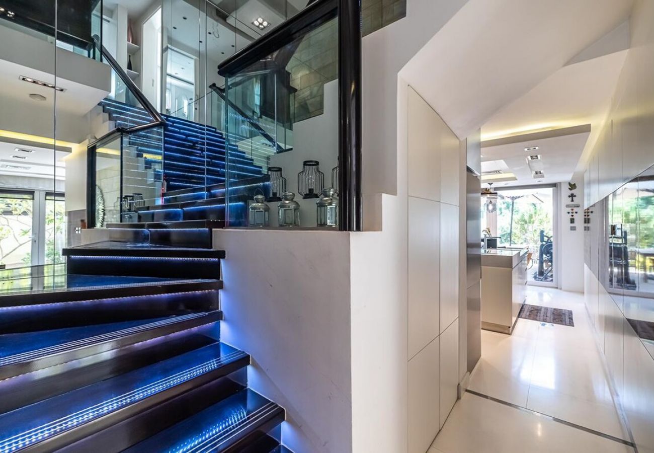 Villa in Dubai -  Luxury Villa in The Springs with Private Garden 