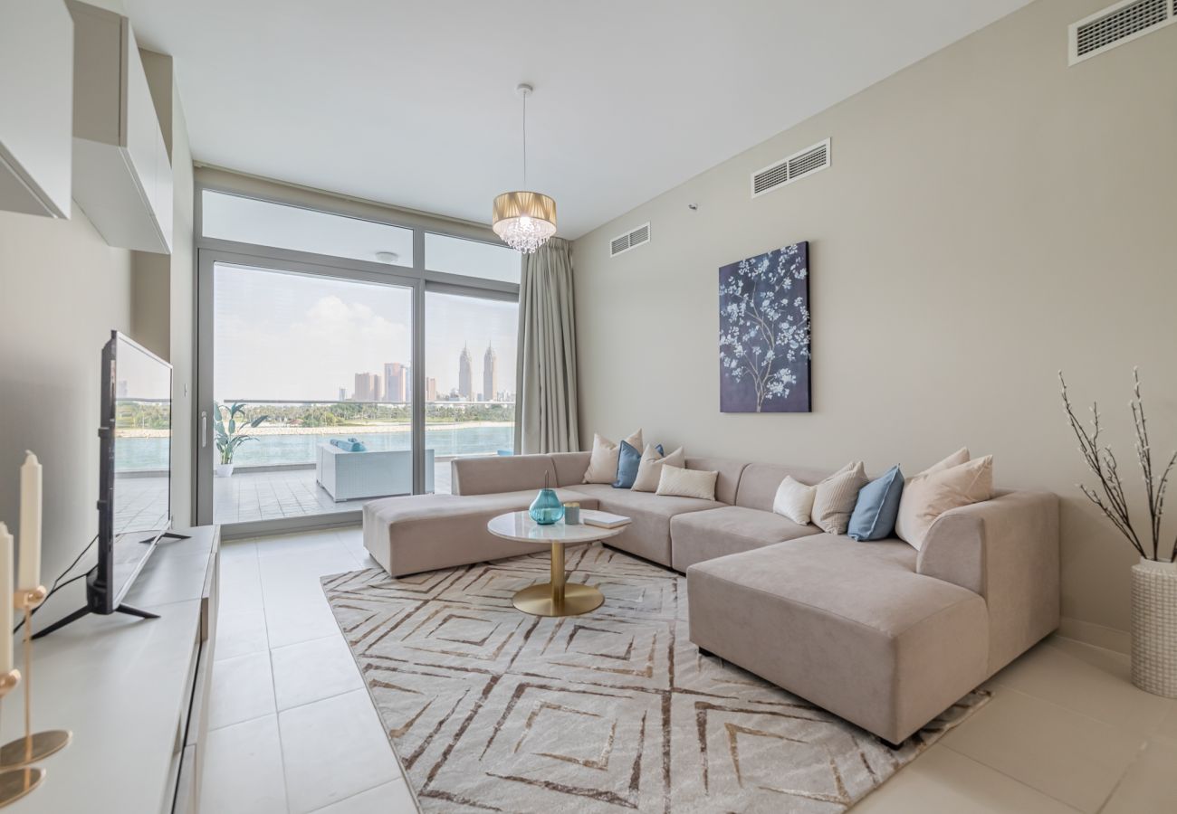 Apartment in Dubai - 117 / 2BDR + maid room / Sea view /Beach access  