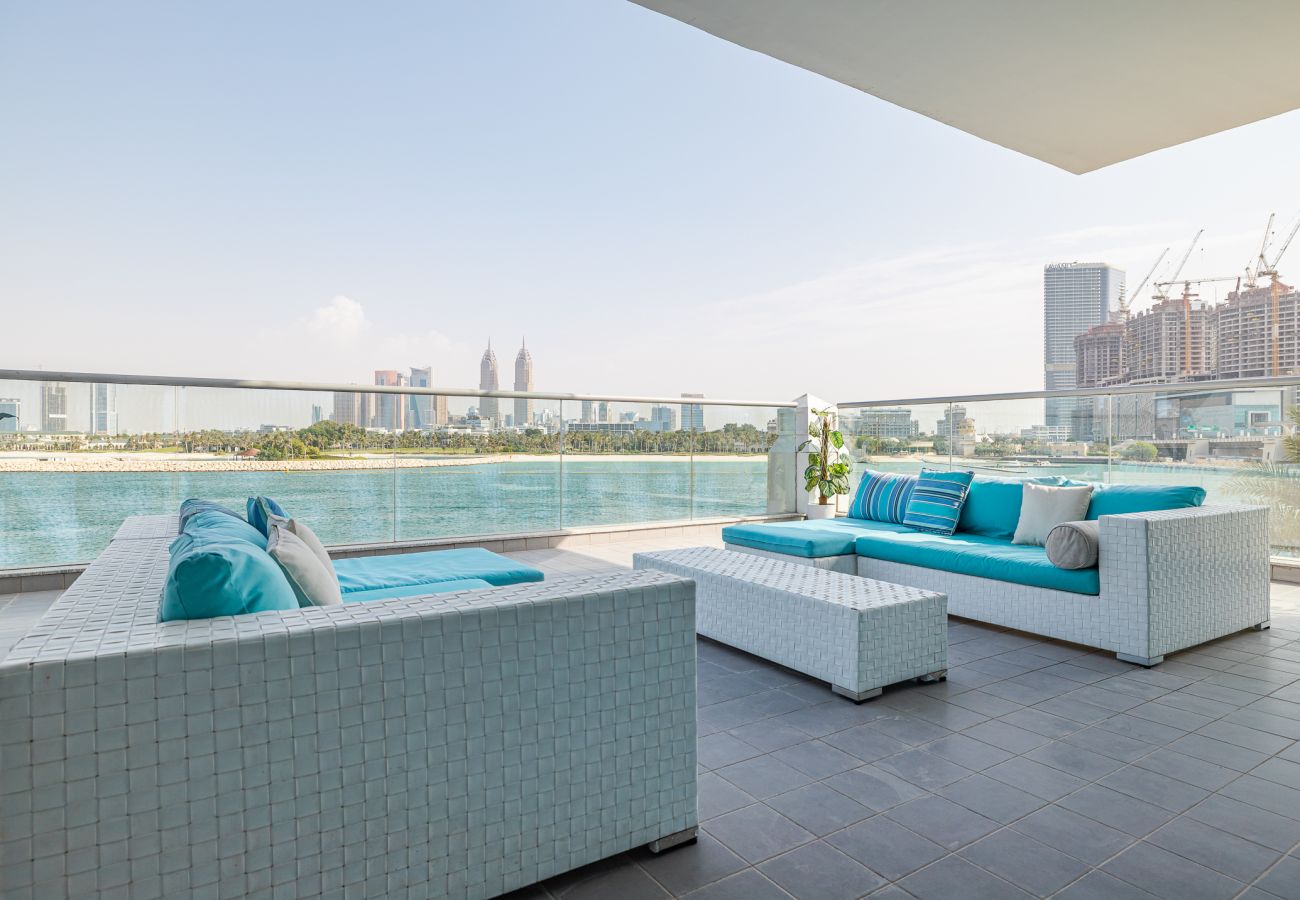 Apartment in Dubai - 117 / 2BDR + maid room / Sea view /Beach access  