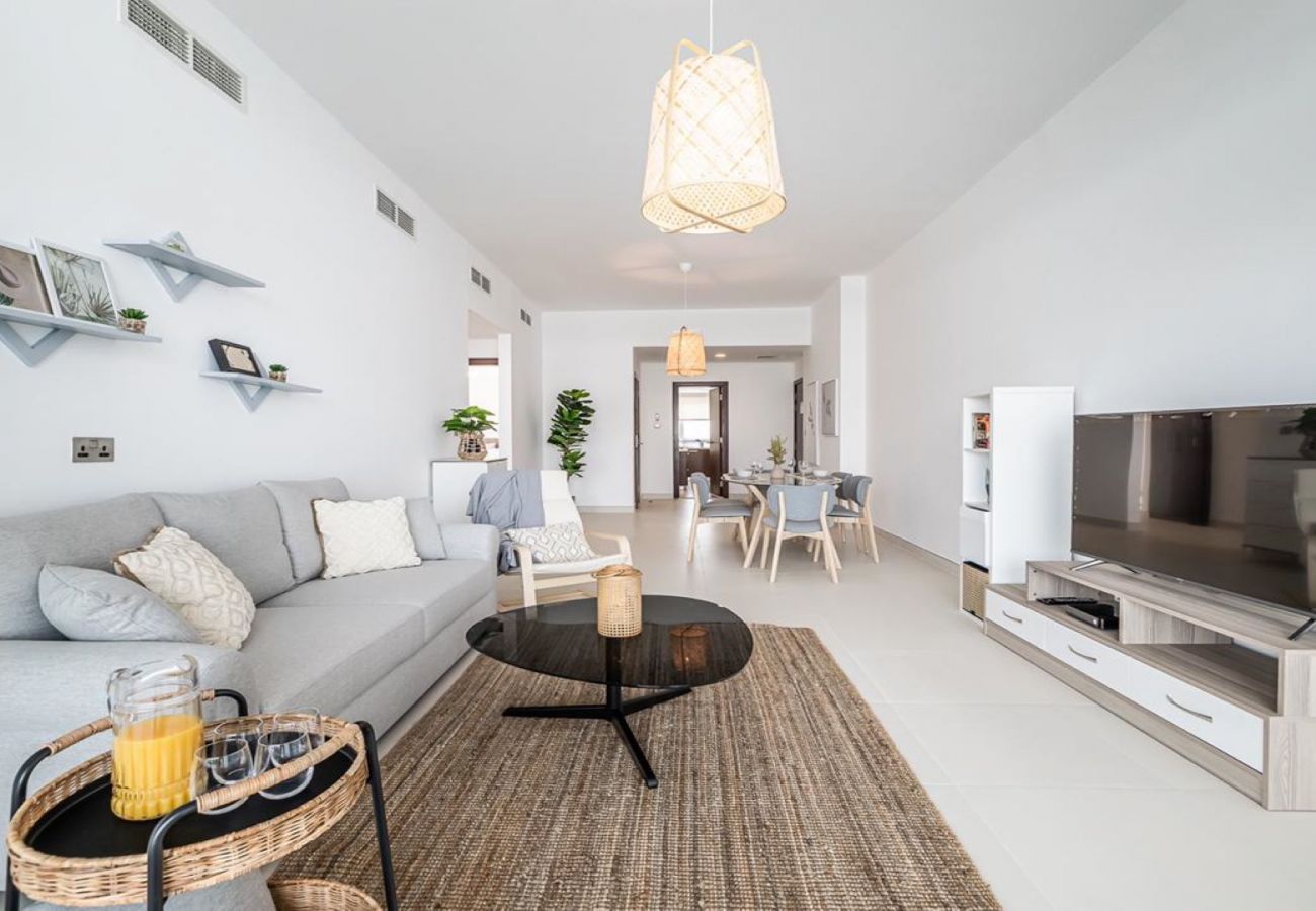 Apartment in Dubai - 317 / 2BDR+maid room / Sea view / The Palm 