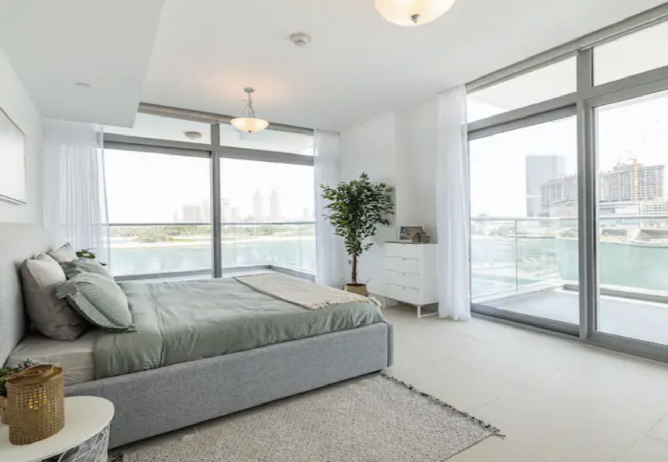 Apartment in Dubai - 317 / 2BDR+maid room / Sea view / The Palm 