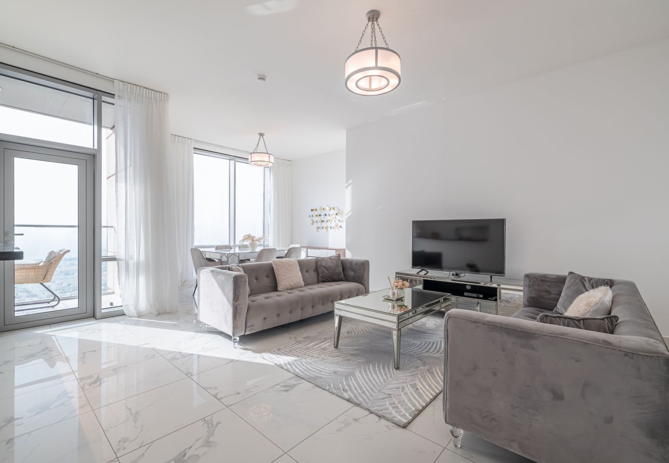 Apartment in Dubai - Spacious  3BDR + maid room / Business Bay /Noora Tower 