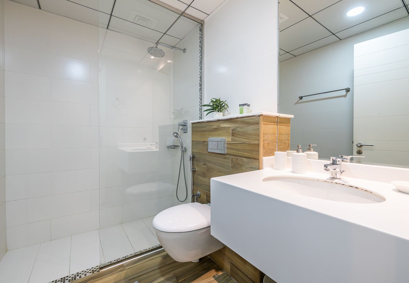 Apartment in Dubai - Beautiful 1Bedroom Apartment / J8