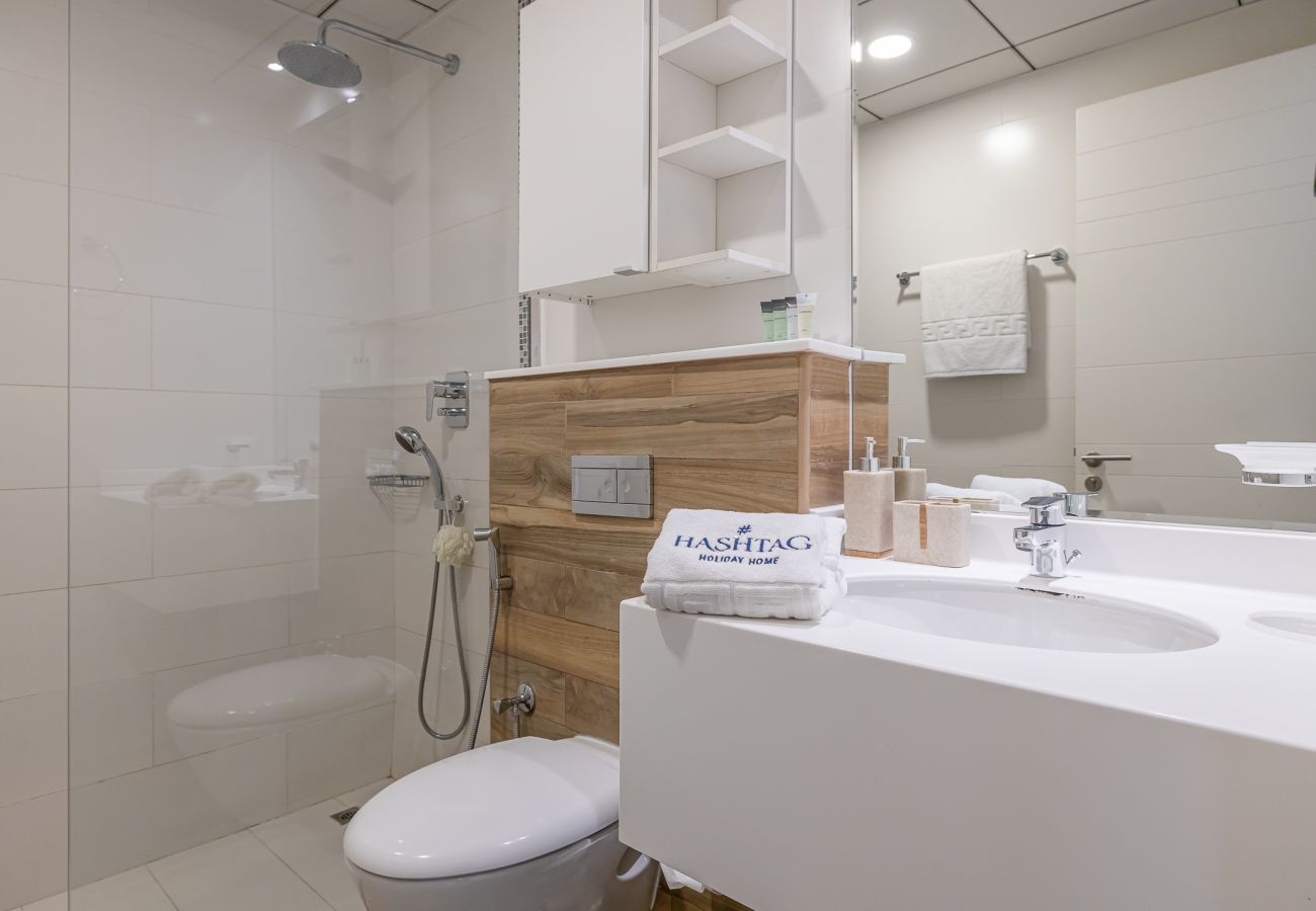 Apartment in Dubai - Modern 1BDR Apartment with Excellent City View / Media city 