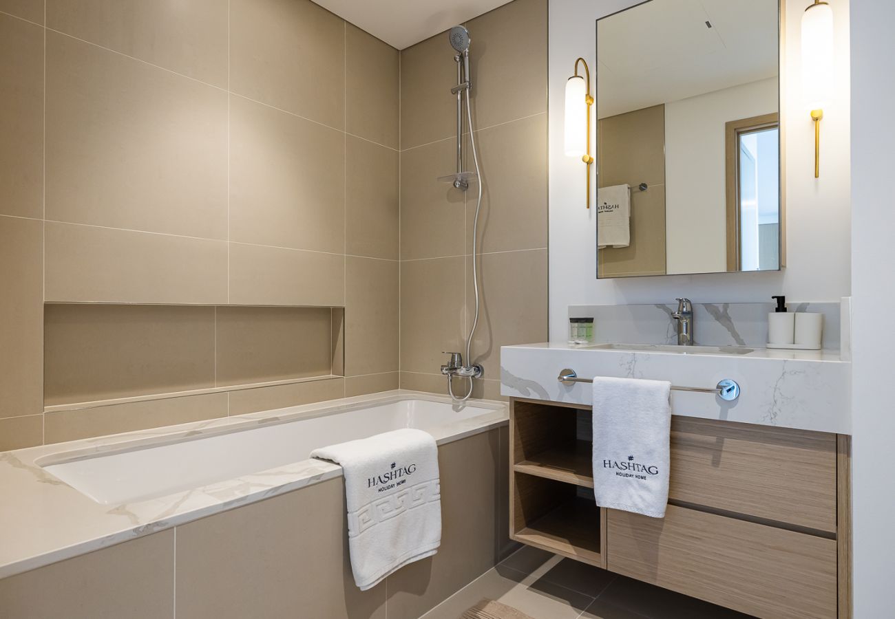 Apartment in Dubai - Modern Comfort Meets Elegance in Creek Harbour – 1BDR at 17 Icon Bay