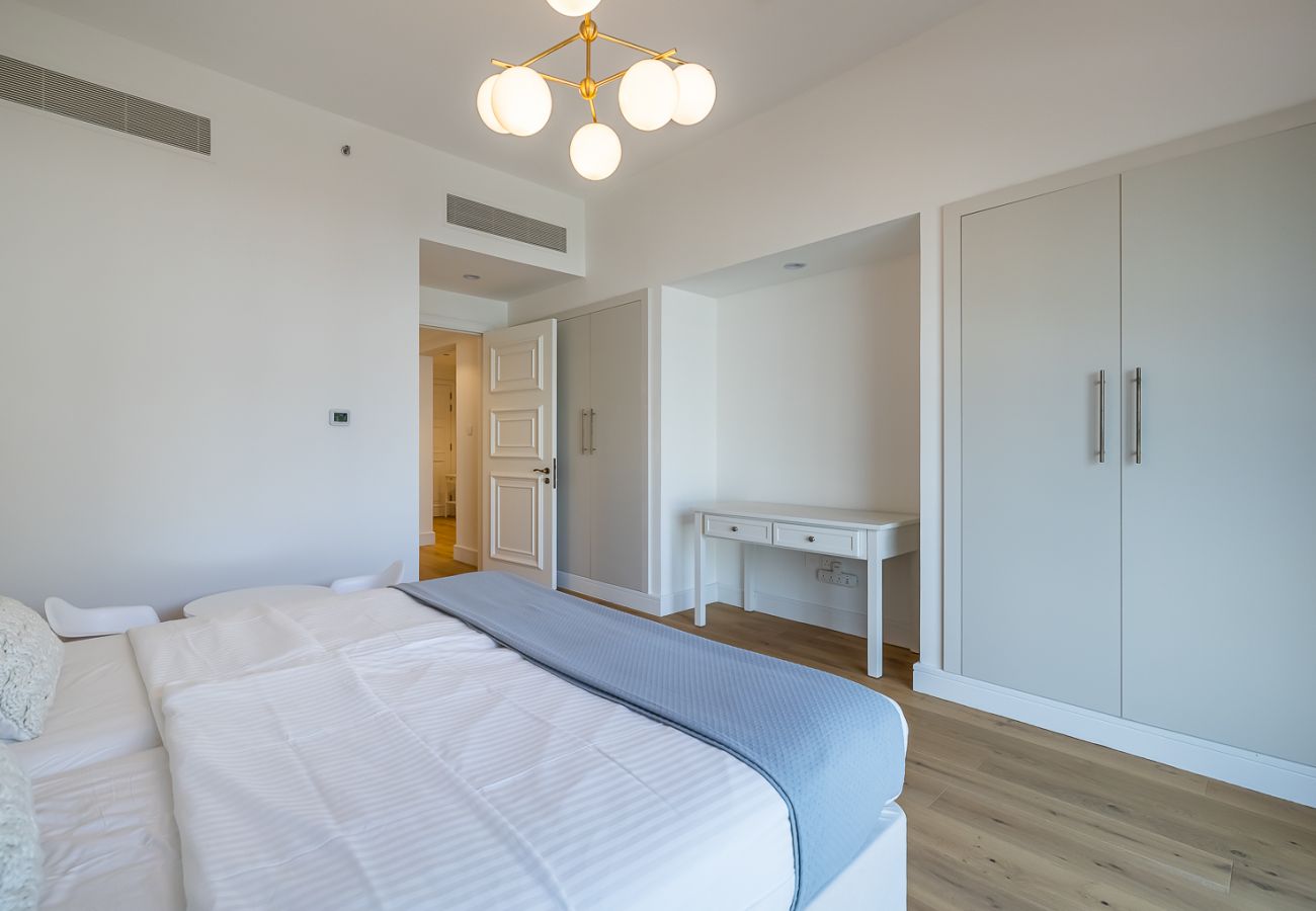 Apartment in Dubai - Spacious 2-Bedroom Apartment with Balcony on The Palm – Golden Mile 509 