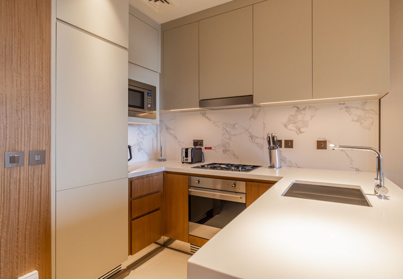 Apartment in Dubai - Elegant 1-Bedroom Apartment in Downtown Dubai – Address Opera