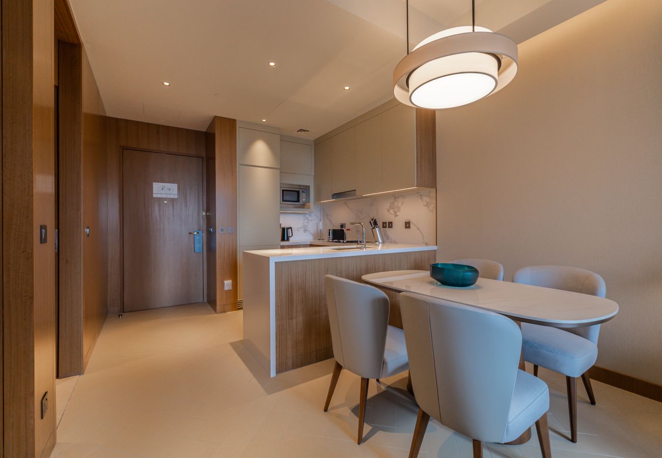 Apartment in Dubai - Elegant 1-Bedroom Apartment in Downtown Dubai – Address Opera