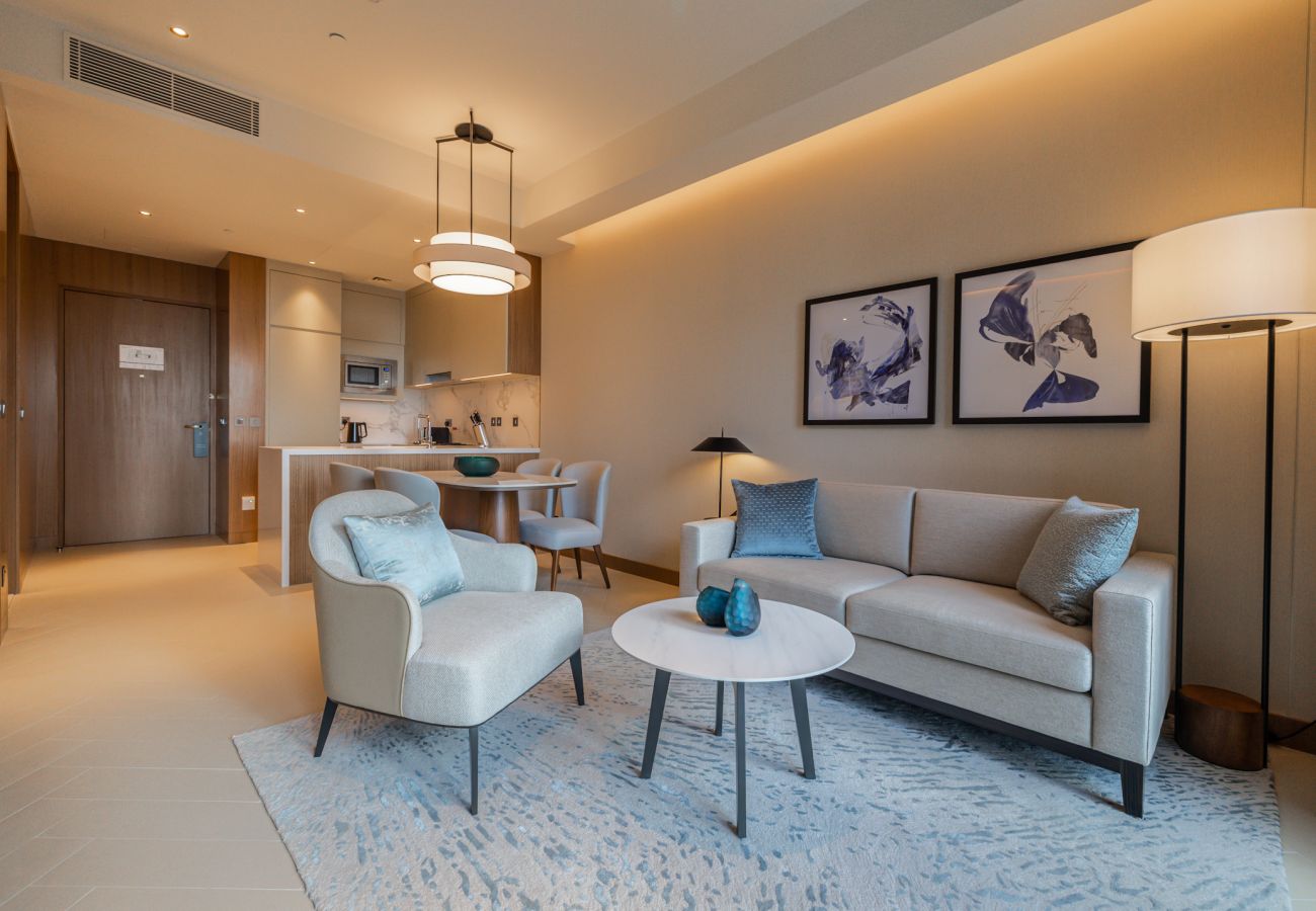 Apartment in Dubai - Elegant 1-Bedroom Apartment in Downtown Dubai – Address Opera