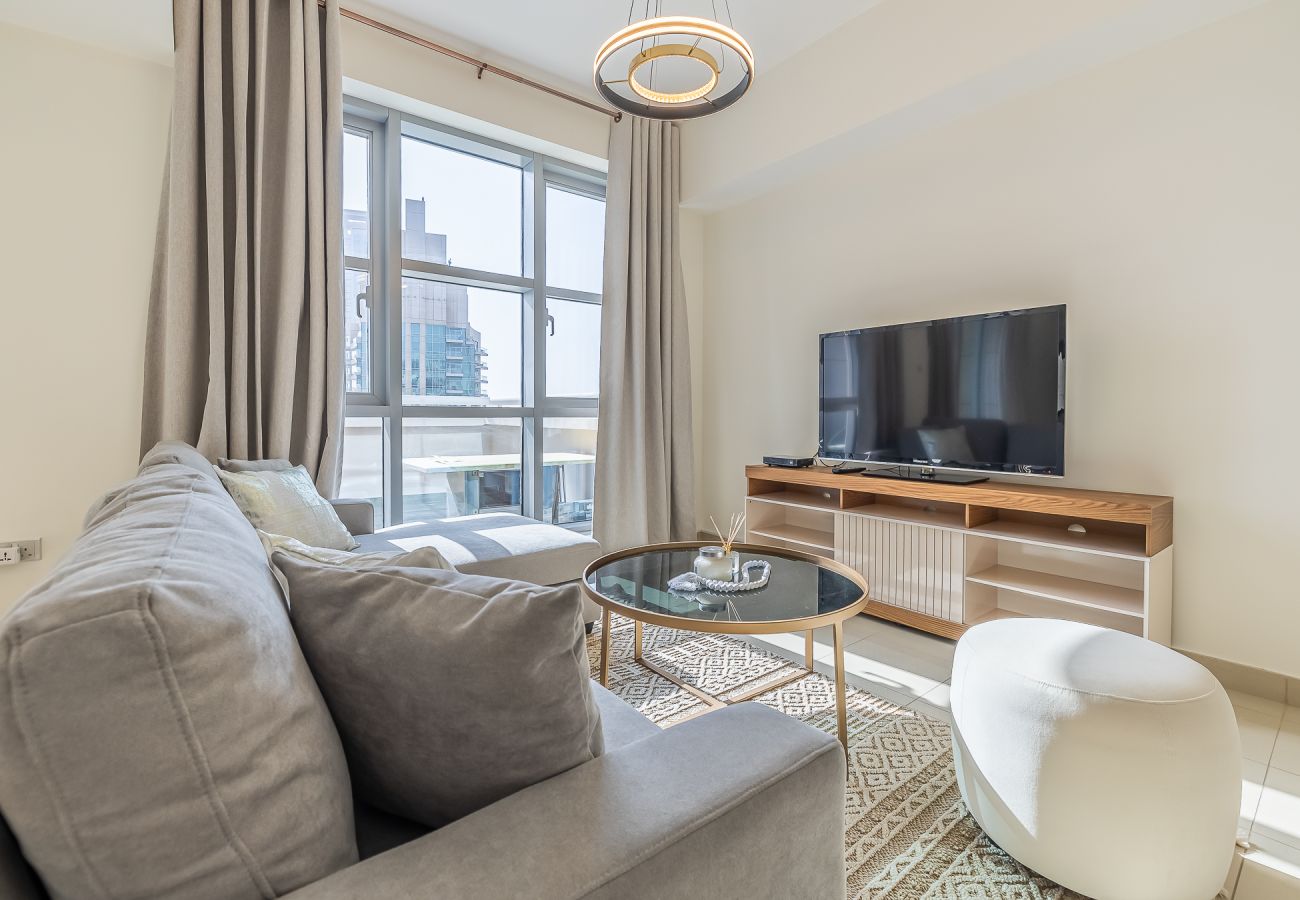 Apartment in Dubai - Spacious 3-Bedroom Apartment with Stunning Downtown City Views