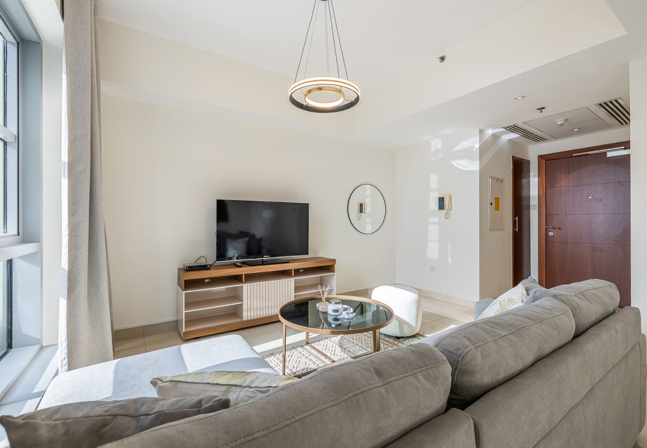 Apartment in Dubai - Spacious 3-Bedroom Apartment with Stunning Downtown City Views