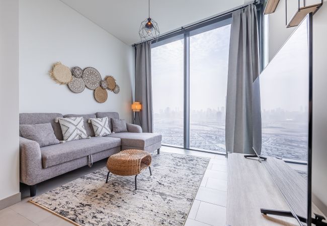 Apartment in Dubai -  Modern 1-Bedroom Apartment with Burj Khalifa Views | Sobha Waves I 3515