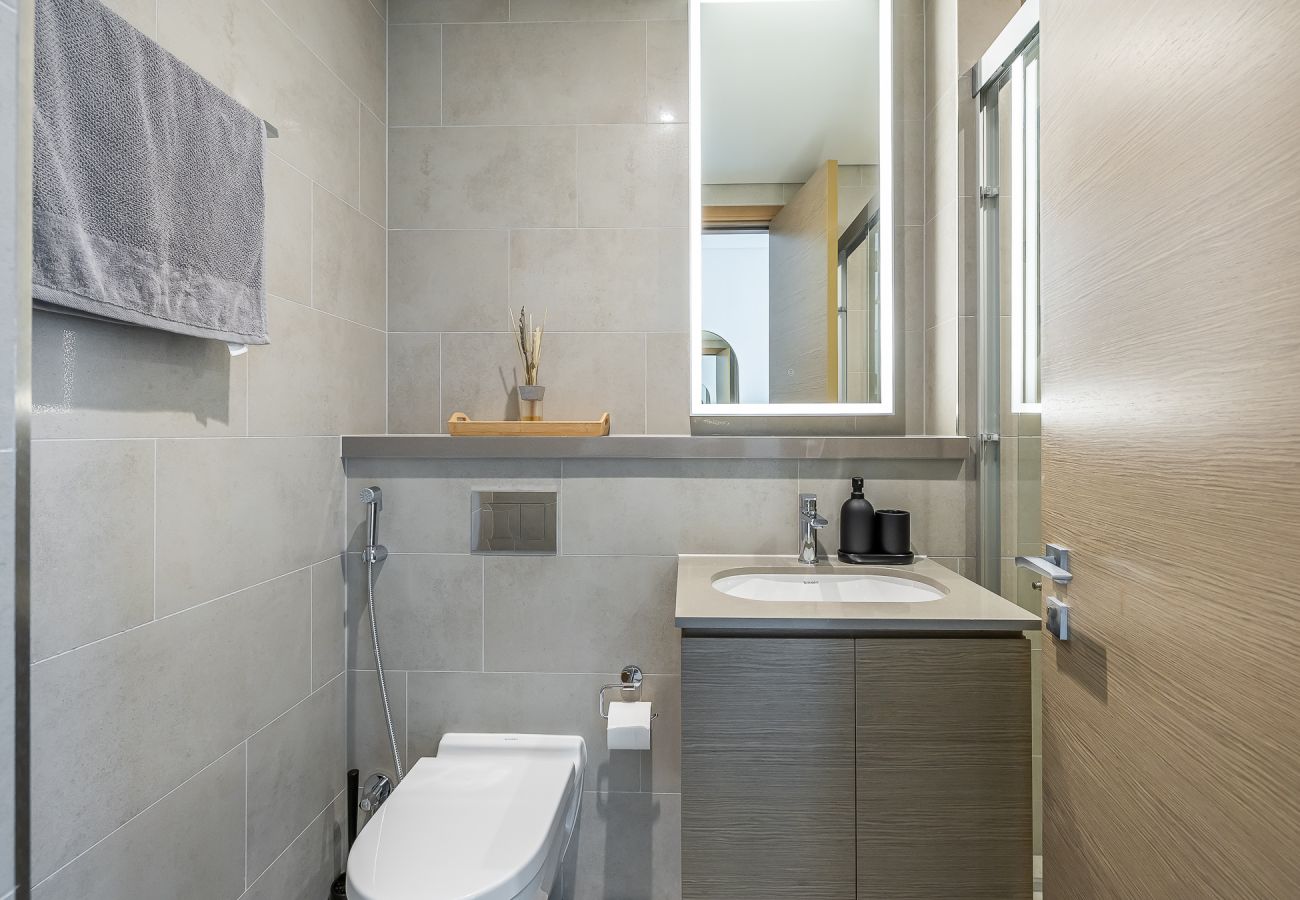 Apartment in Dubai -  Modern 1-Bedroom Apartment with Burj Khalifa Views | Sobha Waves I 3515