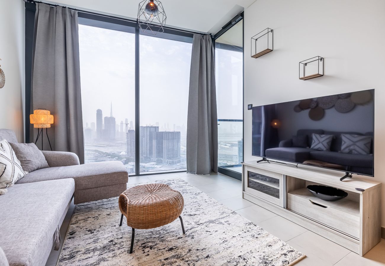 Apartment in Dubai -  Modern 1-Bedroom Apartment with Burj Khalifa Views | Sobha Waves I 3515