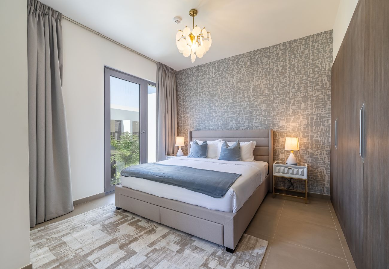 Terraced House in Dubai - Elegant villa with 3 BDR I Maid Room I Garden /B67