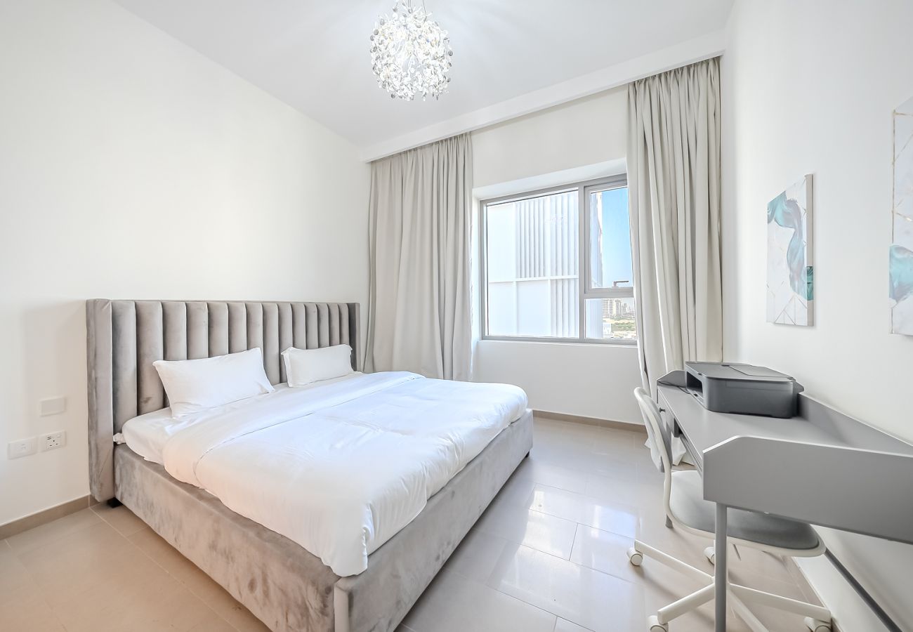 Apartment in Dubai - Charming 2-Bedroom Apartment in Dubai Hills with Stunning City Views