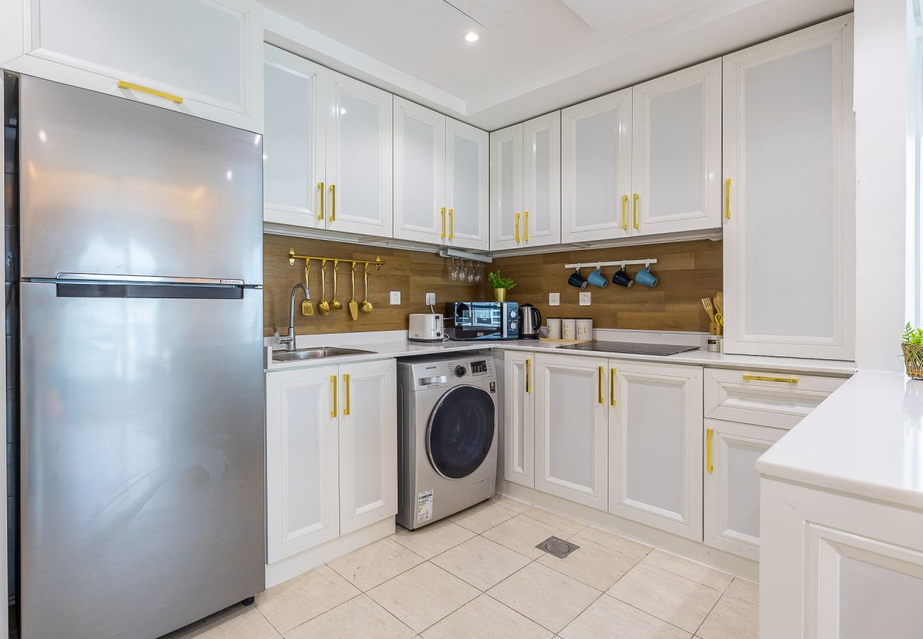 Apartment in Dubai - Close to metro | Bills included | Water and City View