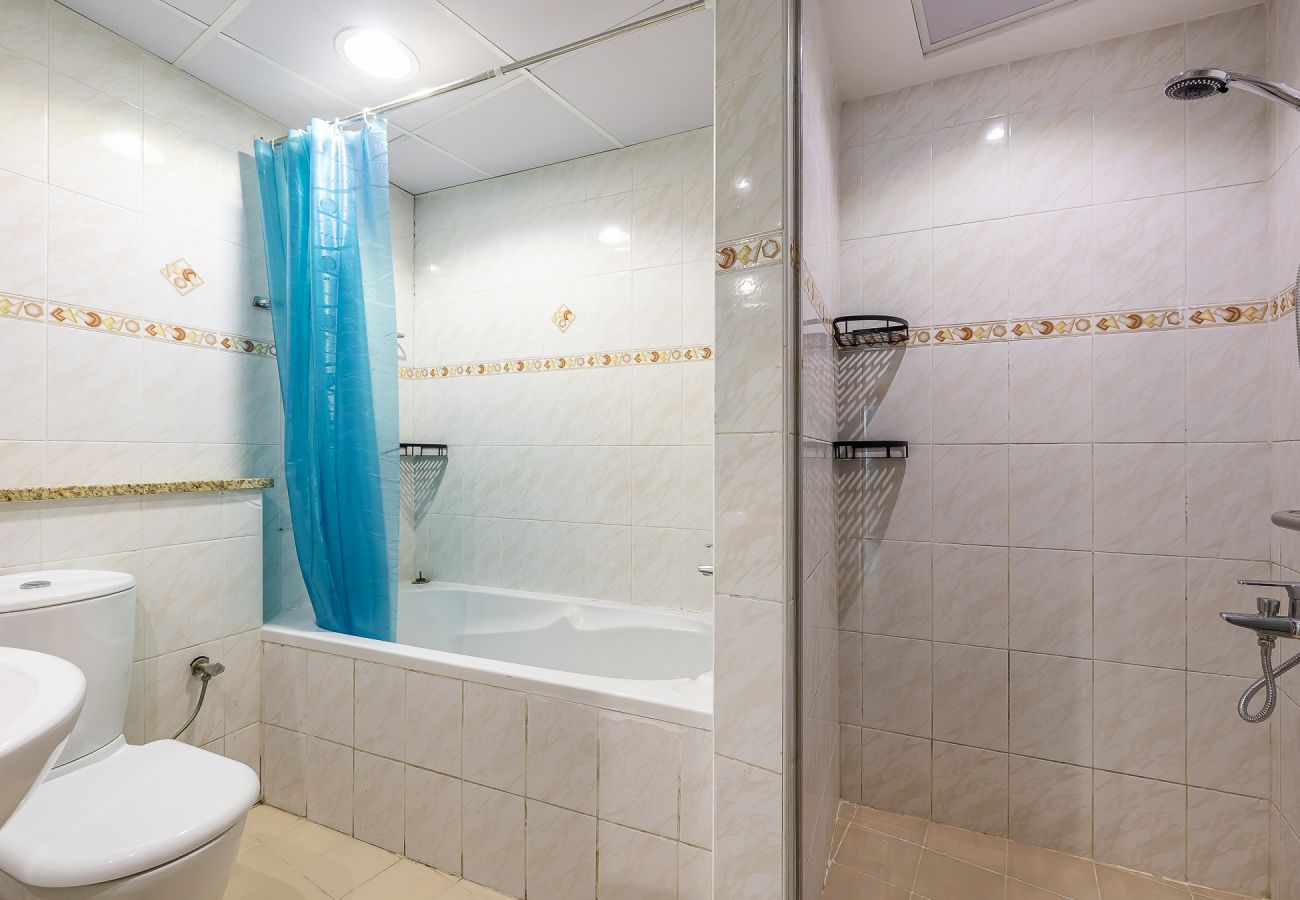 Apartment in Dubai - Close to metro | Bills included | Water and City View