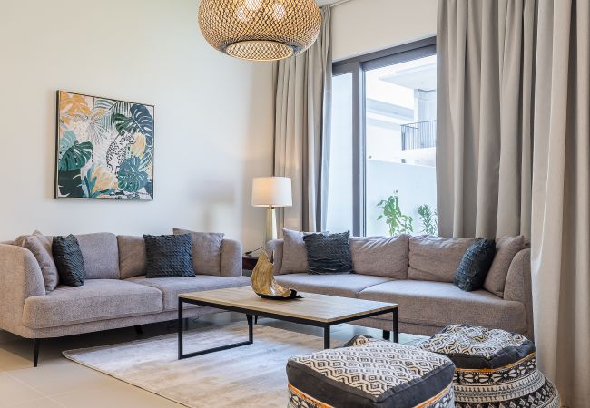 Terraced House in Dubai - Exquisite 3-Bedroom Villa in Tilal Al Ghaf with Private Garden and Modern Amenities I B329