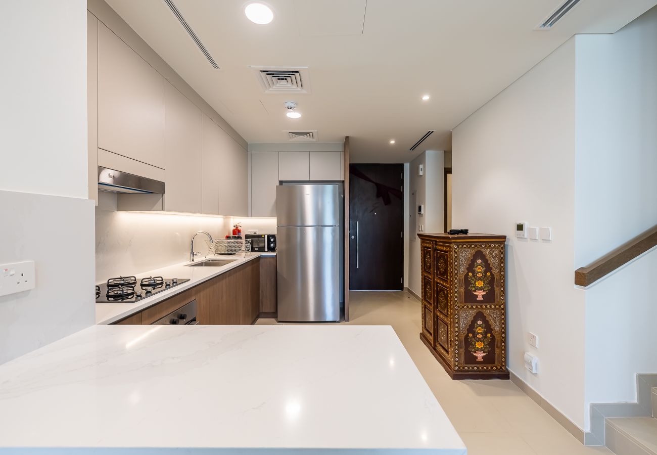 Terraced House in Dubai - Exquisite 3-Bedroom Villa in Tilal Al Ghaf with Private Garden and Modern Amenities I B329