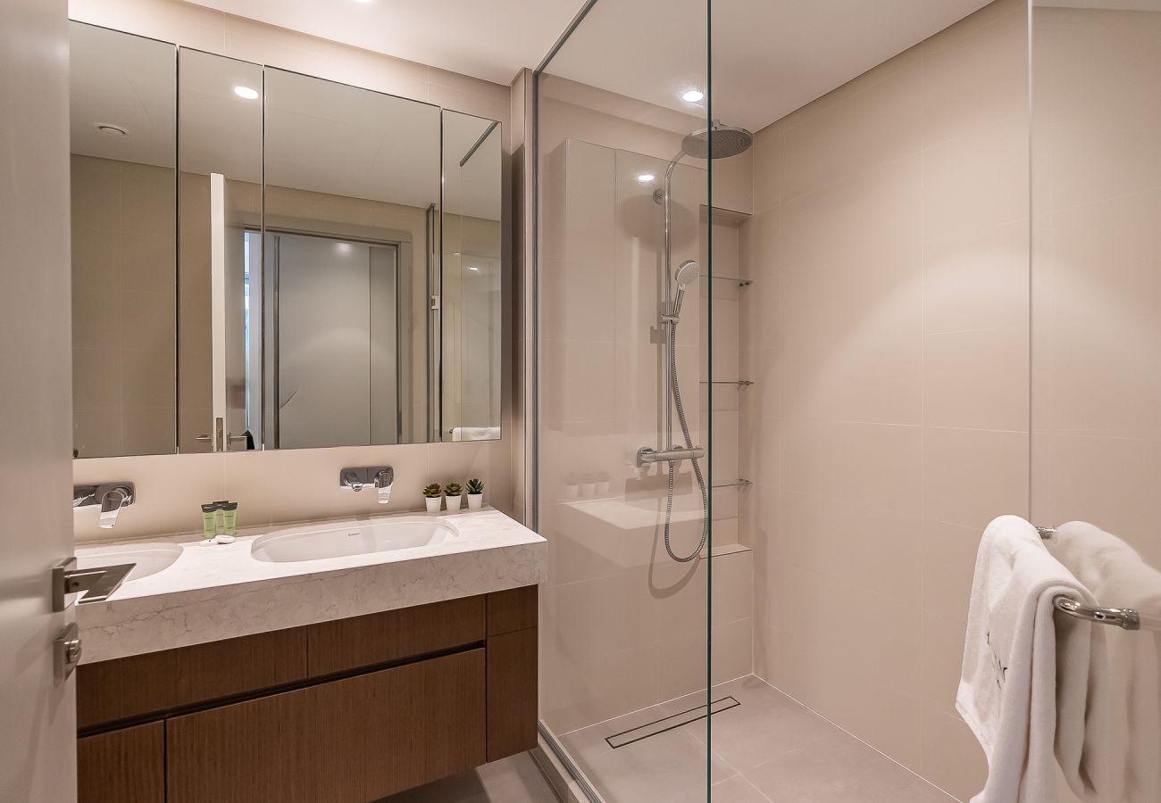 Apartment in Dubai - Exotic 2BDR apartment with mesmerizing sea view
