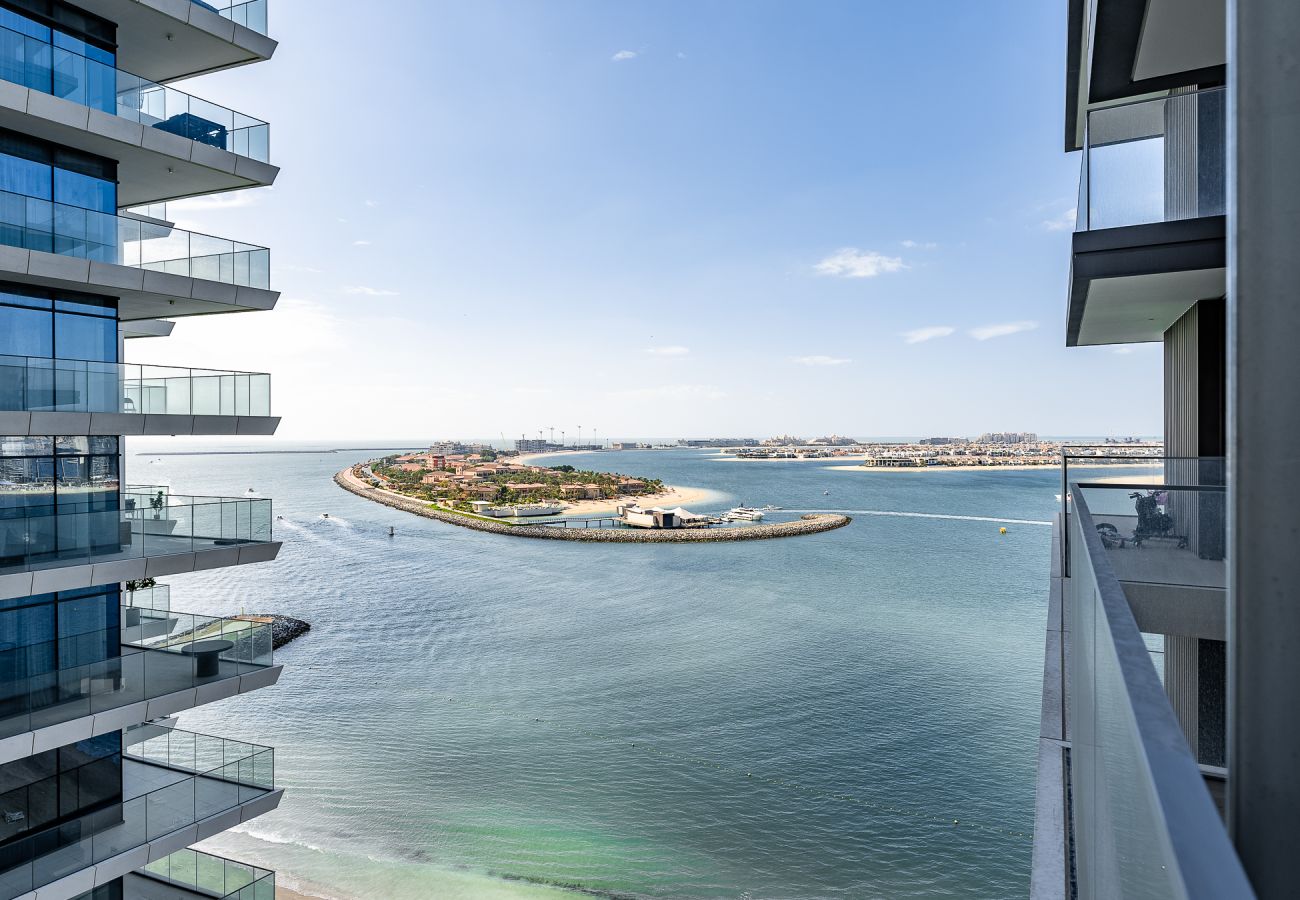 Apartment in Dubai - Exotic 2BDR apartment with mesmerizing sea view