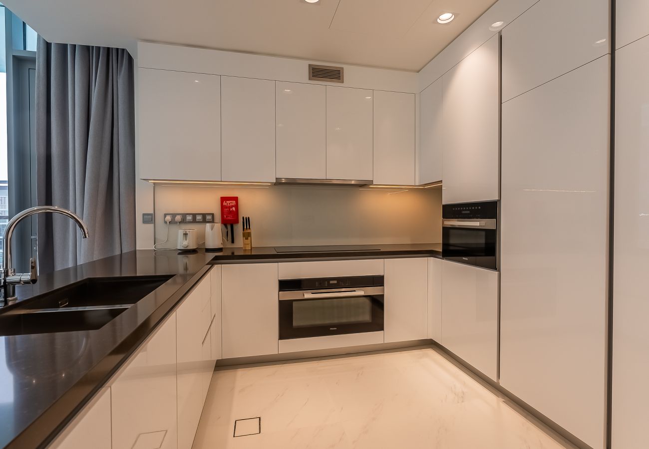 Apartment in Dubai - Spacious 3BDR + Maid Room / Residences 13 / District One