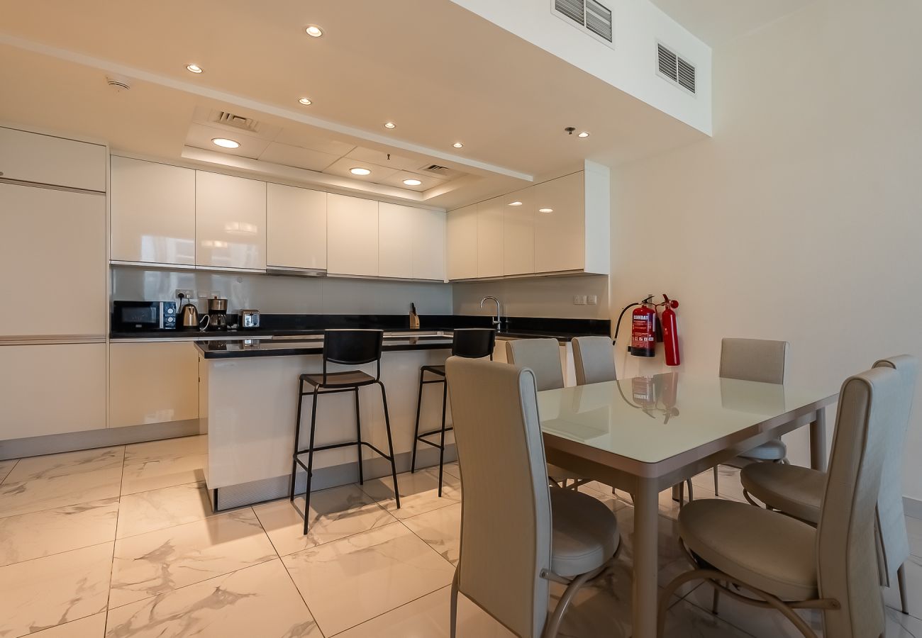 Apartment in Dubai - Elegant 3-Bedroom Apartment with Maid’s Room in Noora Tower – Al Habtoor City