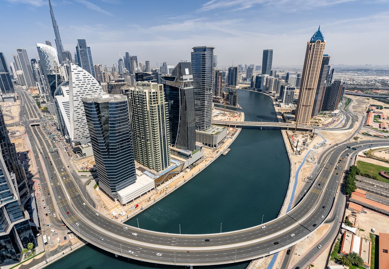 Apartment in Dubai - Elegant 3-Bedroom Apartment with Maid’s Room in Noora Tower – Al Habtoor City