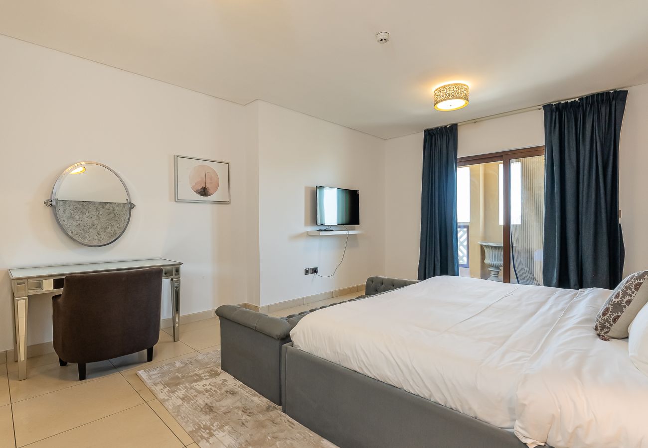 Apartment in Dubai - Renovated 4BDR in Palm Jumeirah