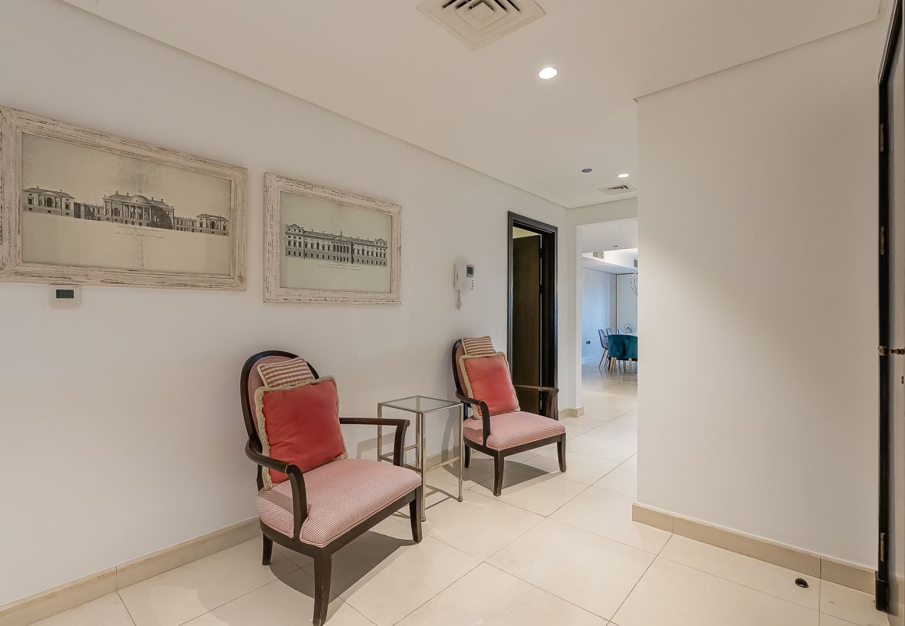 Apartment in Dubai - Renovated 4BDR in Palm Jumeirah