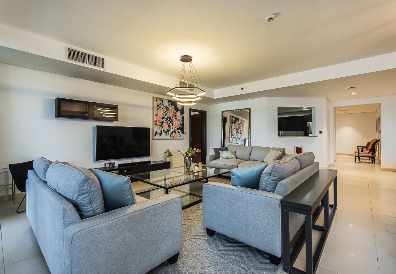 Apartment in Dubai - Renovated 4BDR in Palm Jumeirah