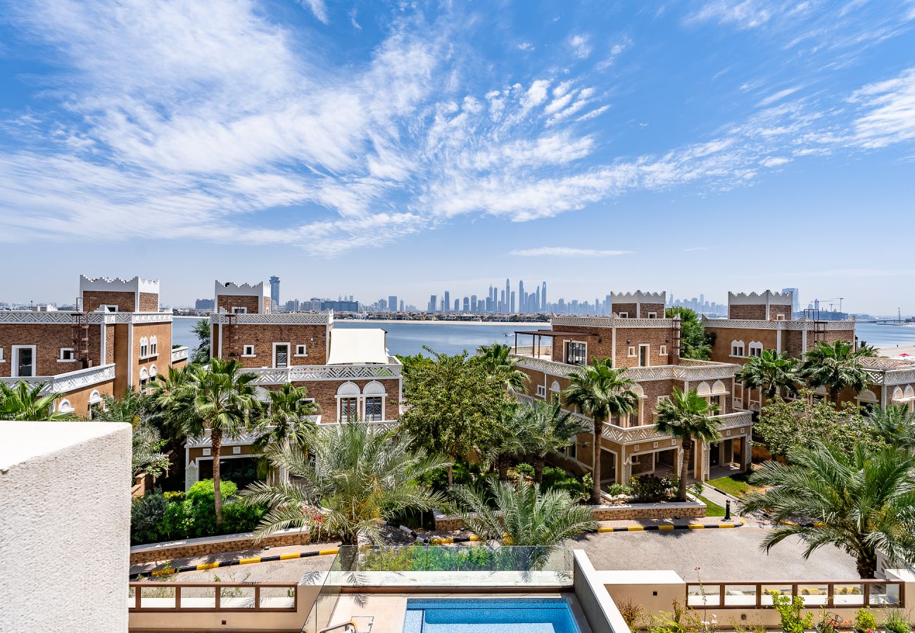 Apartment in Dubai - Renovated 4BDR in Palm Jumeirah