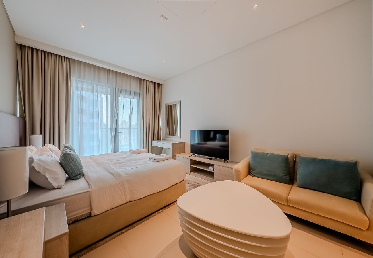 Apartment in Dubai - Serene Beachfront Studio | Seven Palm, Palm Jumeirah