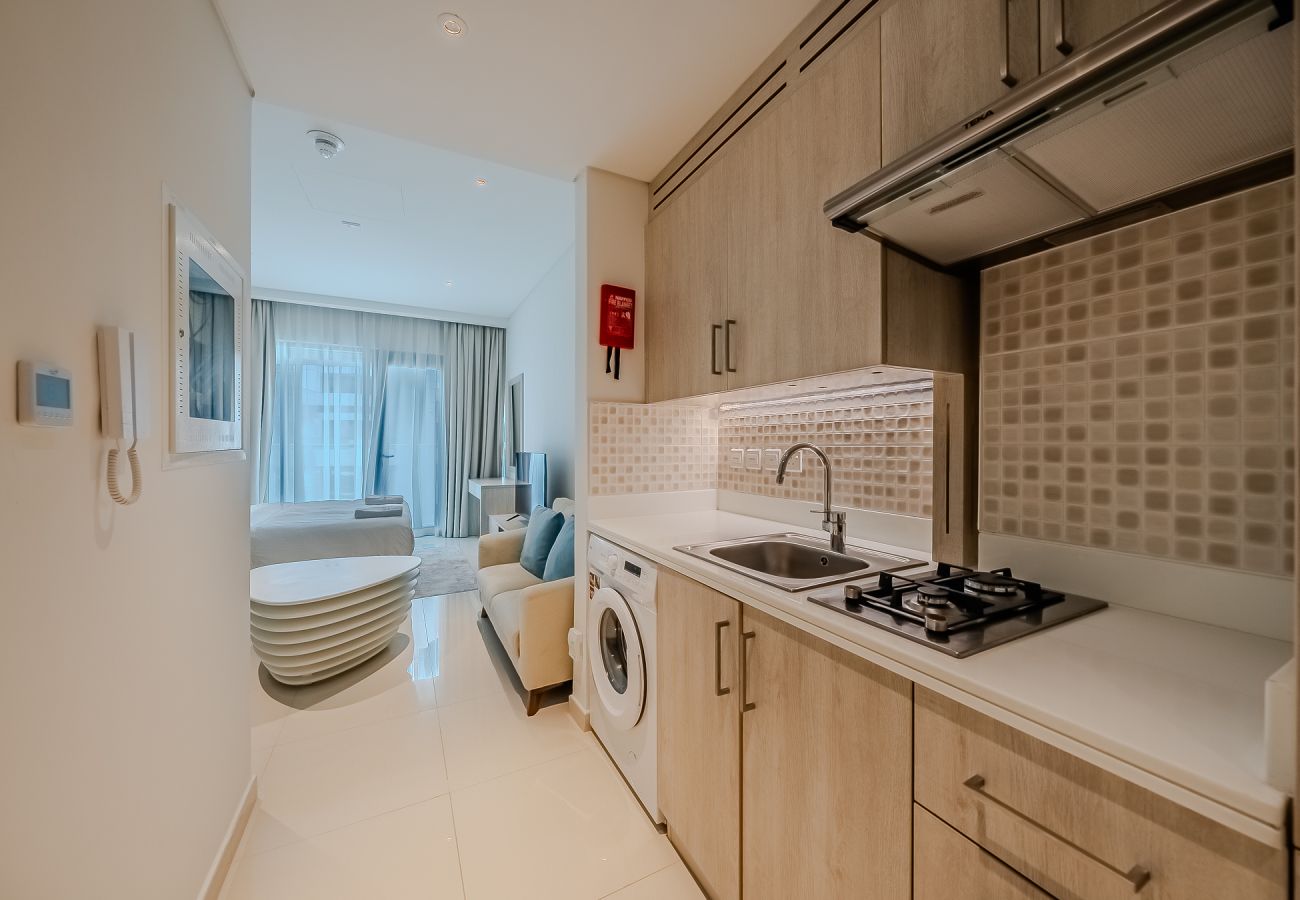 Apartment in Dubai - Serene Beachfront Studio | Seven Palm, Palm Jumeirah