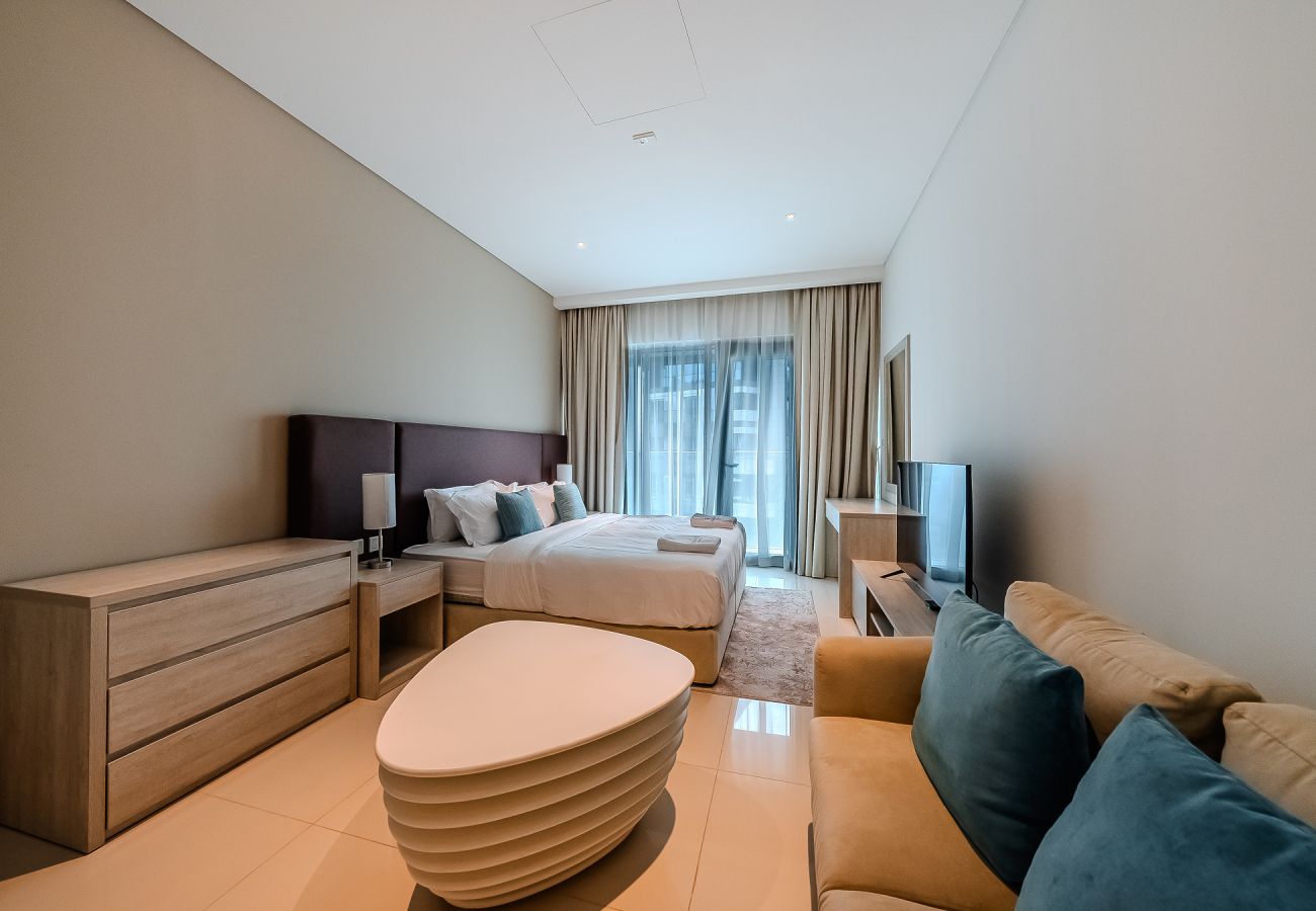 Apartment in Dubai - Serene Beachfront Studio | Seven Palm, Palm Jumeirah