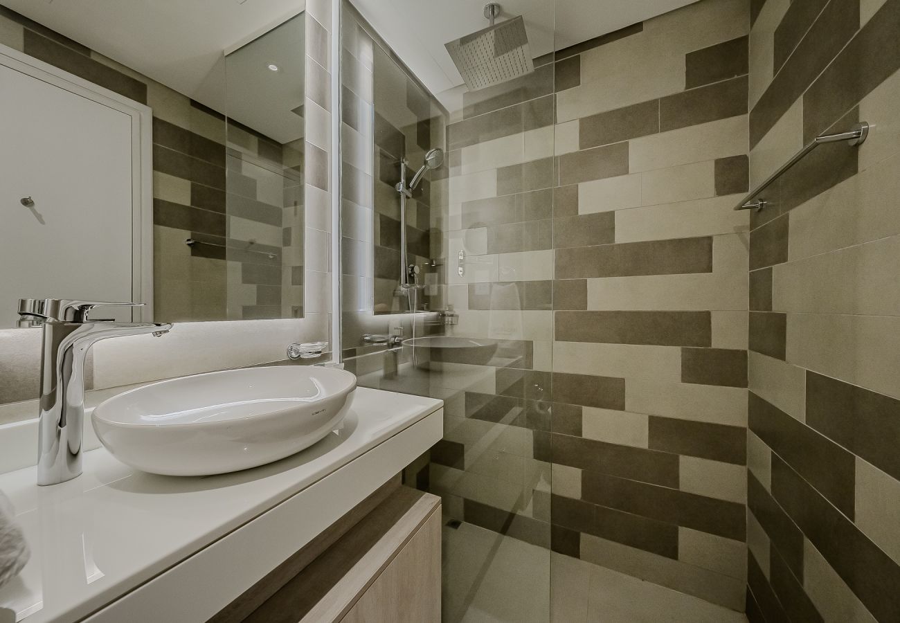 Apartment in Dubai - Serene Beachfront Studio | Seven Palm, Palm Jumeirah