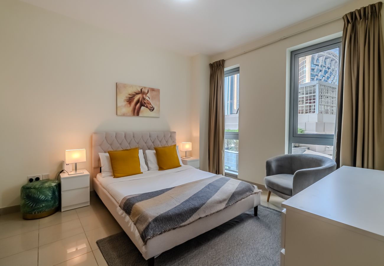 Apartment in Dubai - Spacious 1BDR Apartment with partial Burj Khalifa view