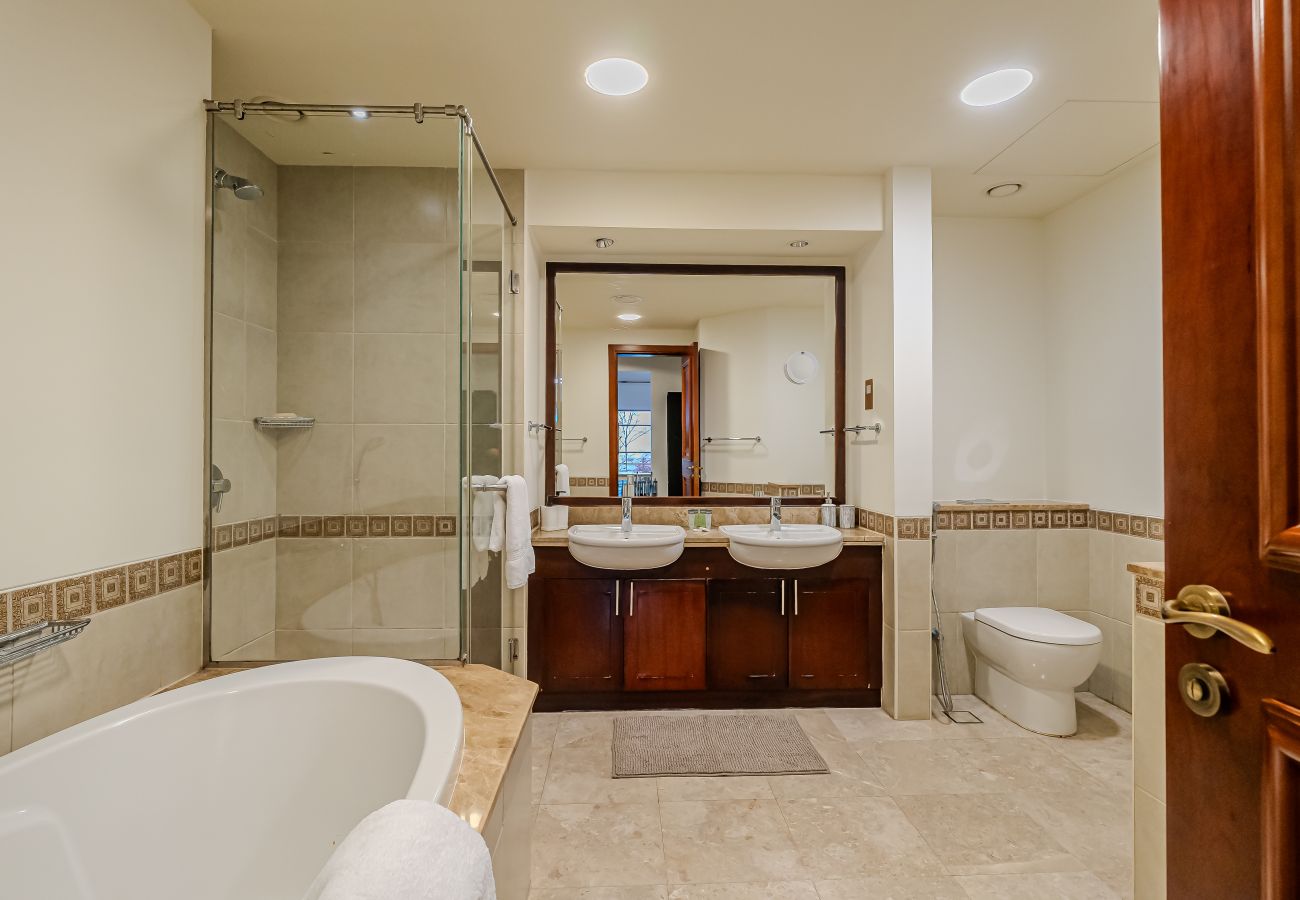 Apartment in Dubai - Elegant 2-Bedroom Apartment in Fairmont Residences South on The Palm 