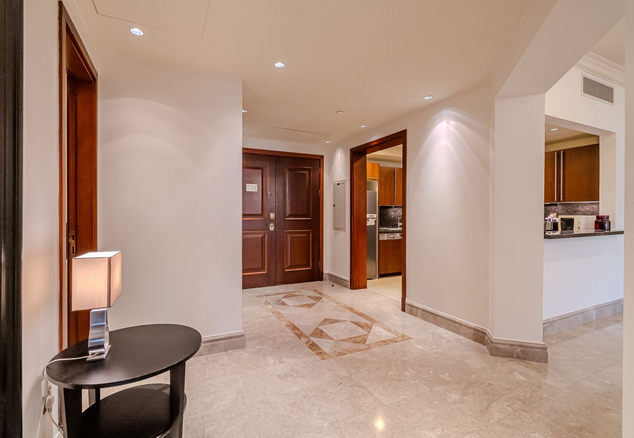 Apartment in Dubai - Elegant 2-Bedroom Apartment in Fairmont Residences South on The Palm 